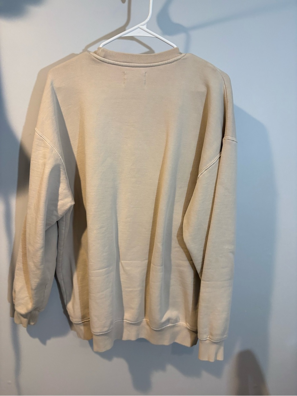 Woman’s Aritzia Wilfred Free Crewneck Boyfriend Sweatshirt - Cream